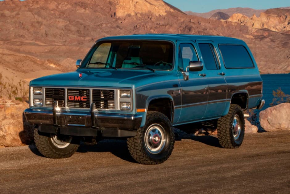 1987 GMC Suburban (1973-1991) sold for $37,500