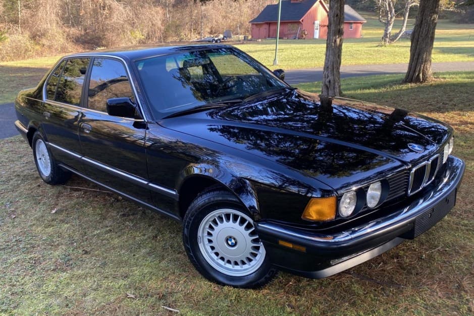 1988 BMW E32 7-Series sold for $18,250