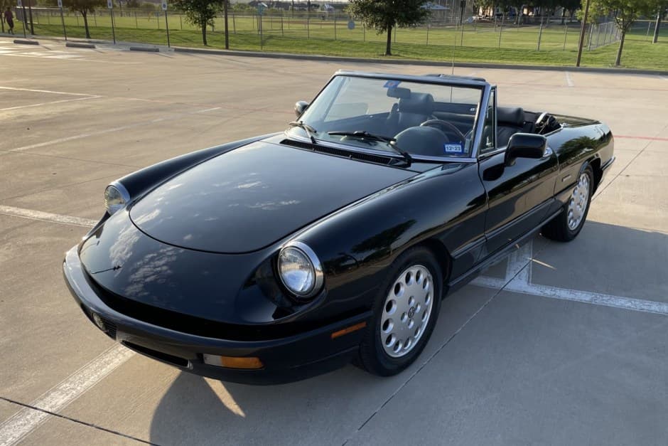 1992 Alfa Romeo 105/115 Spider Series 4 sold for $7,400
