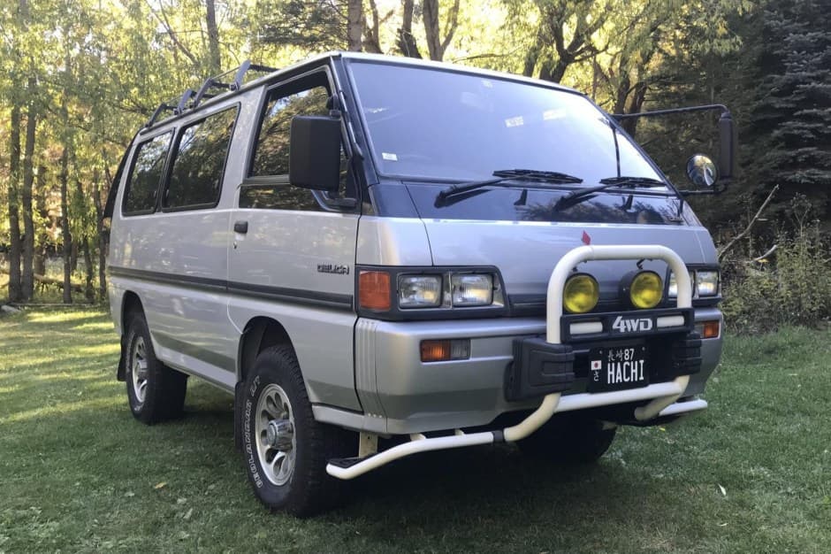 1988 Mitsubishi Delica sold for $11,550