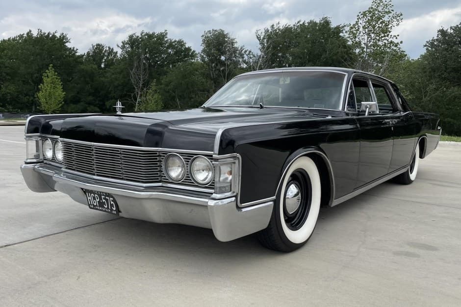 1968 Lincoln Continental (1961-1969) sold for $21,000