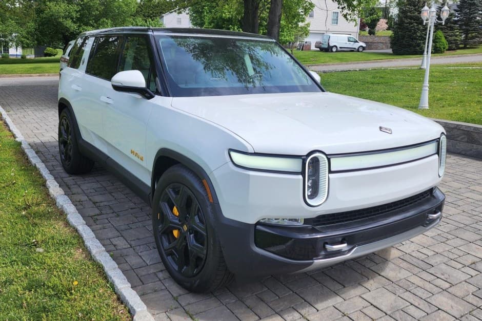 2023 Rivian R1S sold for $70,000