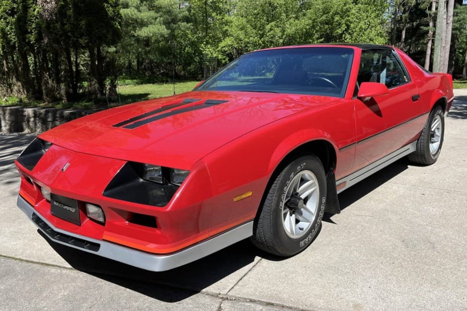 1984 Chevrolet Camaro 3rd Generation 1982-1992 sold for $13,900