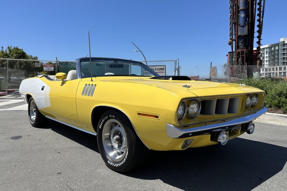 1971 Plymouth Barracuda sold for $120,000