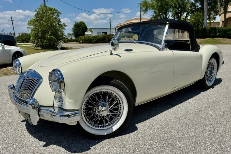 1959 MG MGA sold for $21,755