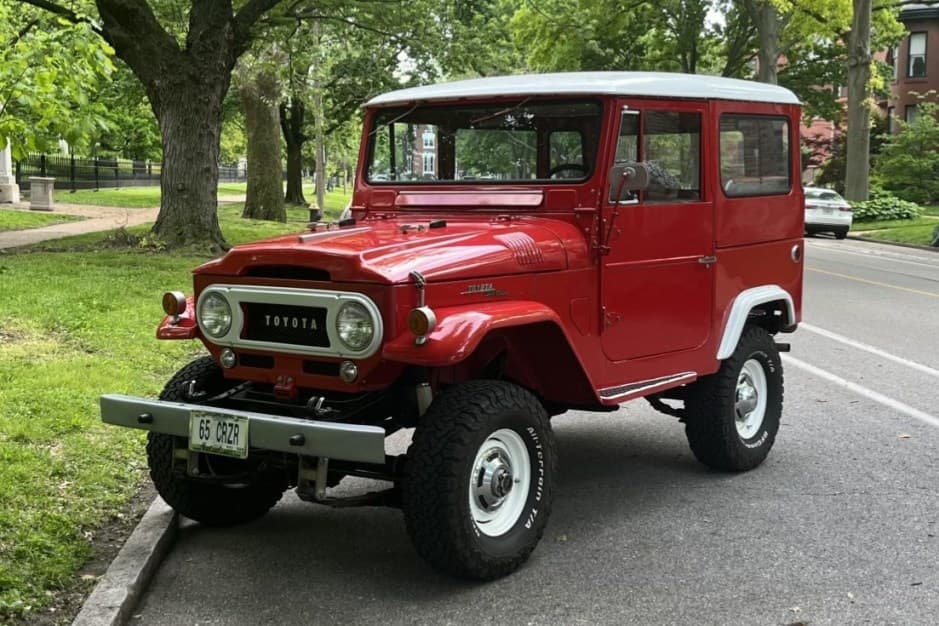 1965 Toyota Land Cruiser FJ40 sold for $32,250