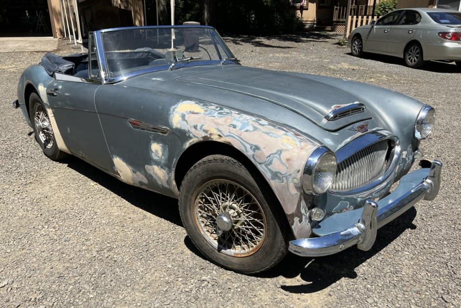 1963 Austin-Healey 3000 sold for $15,555