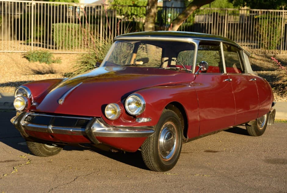 1967 Citroen DS sold for $11,400