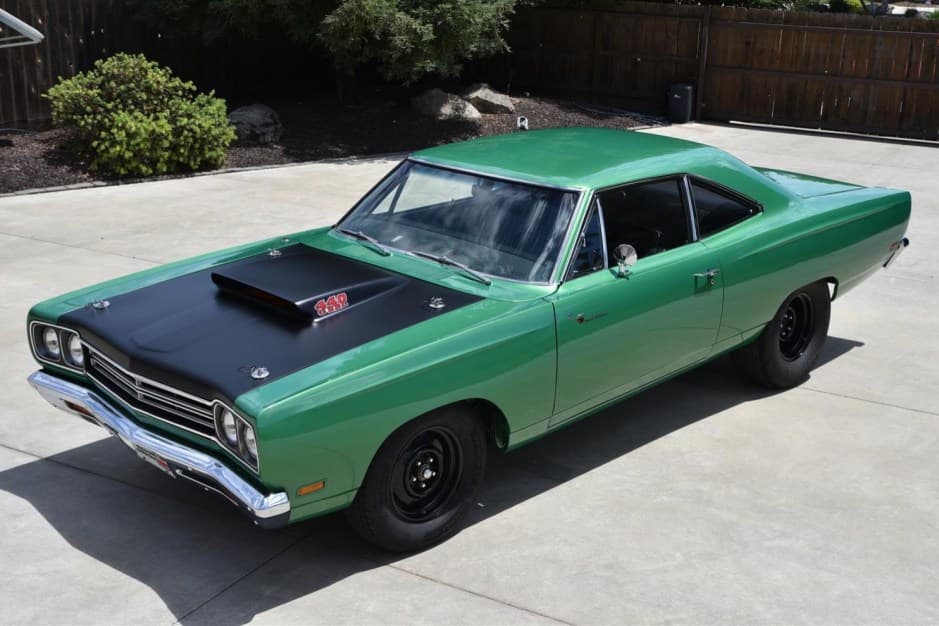 1969 Plymouth Road Runner sold for $130,000