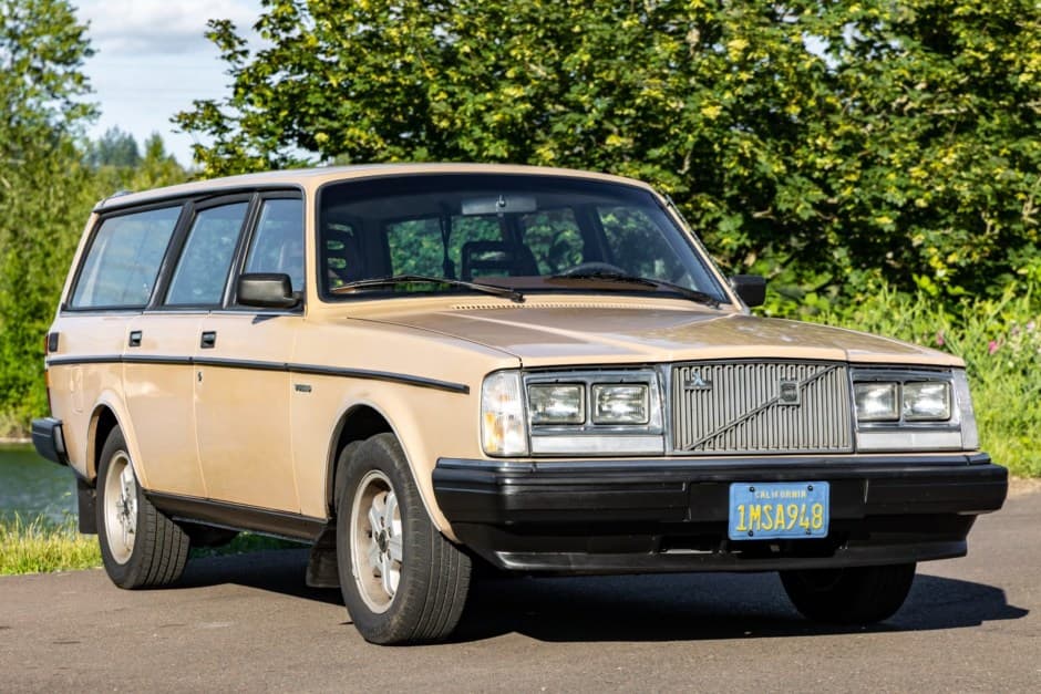 1985 Volvo 240 sold for $11,500