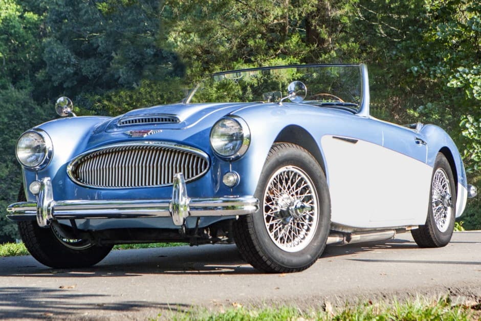 1961 Austin-Healey 3000 sold for $30,250