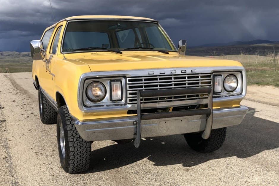 1977 Dodge Ramcharger / Plymouth Trail Duster sold for $21,000