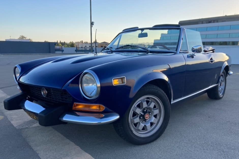 1974 Fiat 124 Spider (1966-1985) sold for $11,600