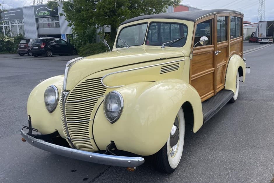 1939 Ford Standard, Deluxe, & Super Deluxe sold for $15,000