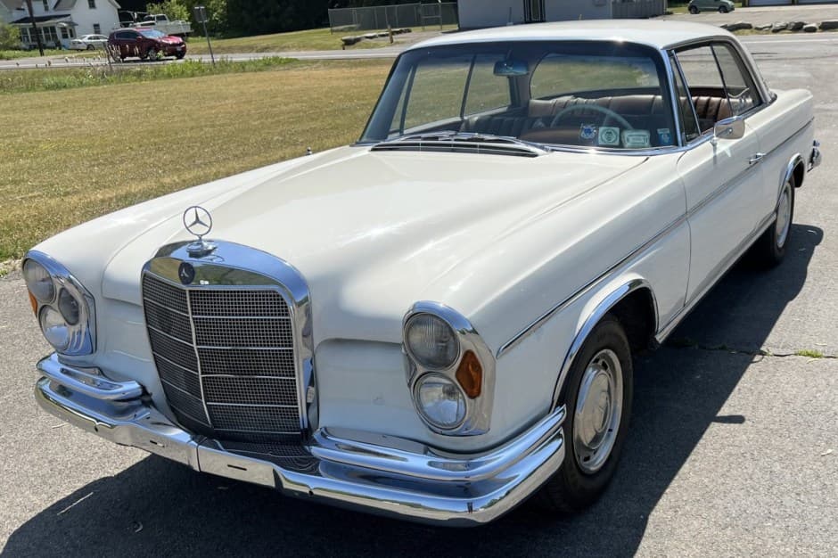 1965 Mercedes-Benz W112 sold for $11,500