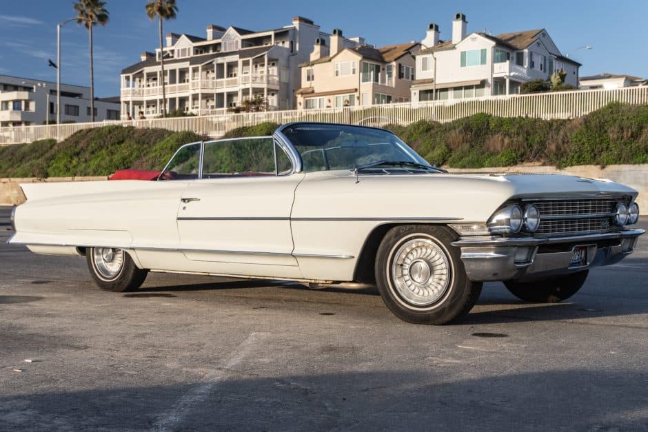 1962 Cadillac Series 62 sold for $17,000