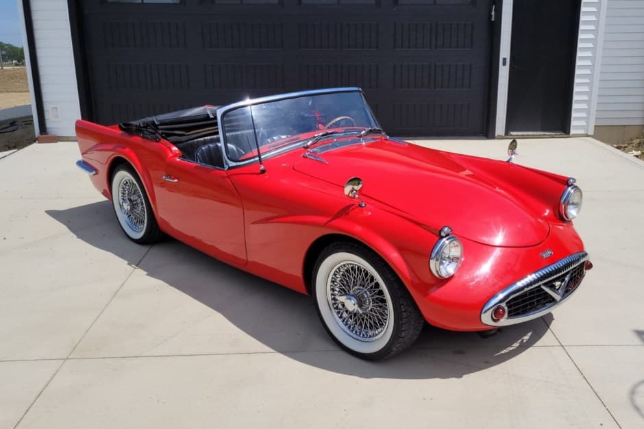 1960 Daimler SP250 sold for $20,250