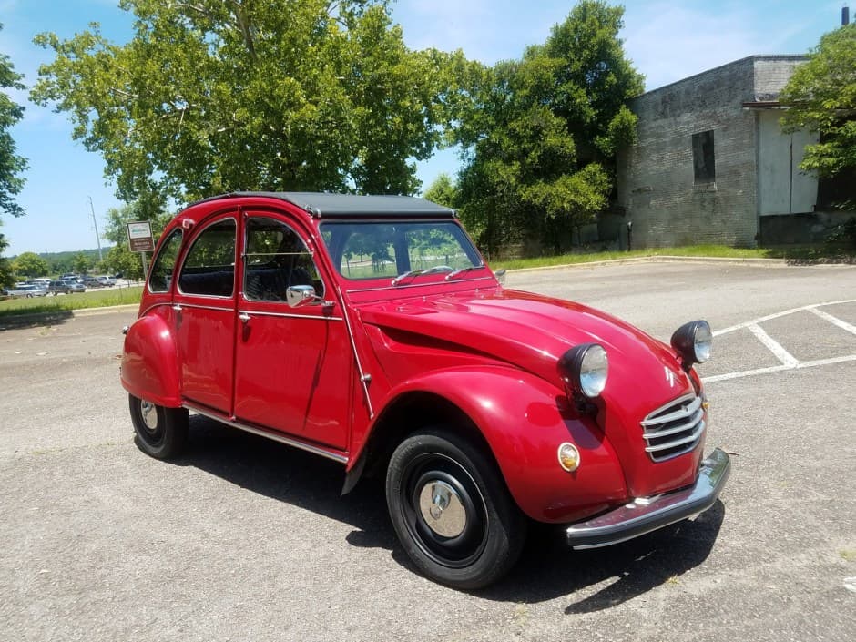 1966 Citroen 2CV sold for $8,600