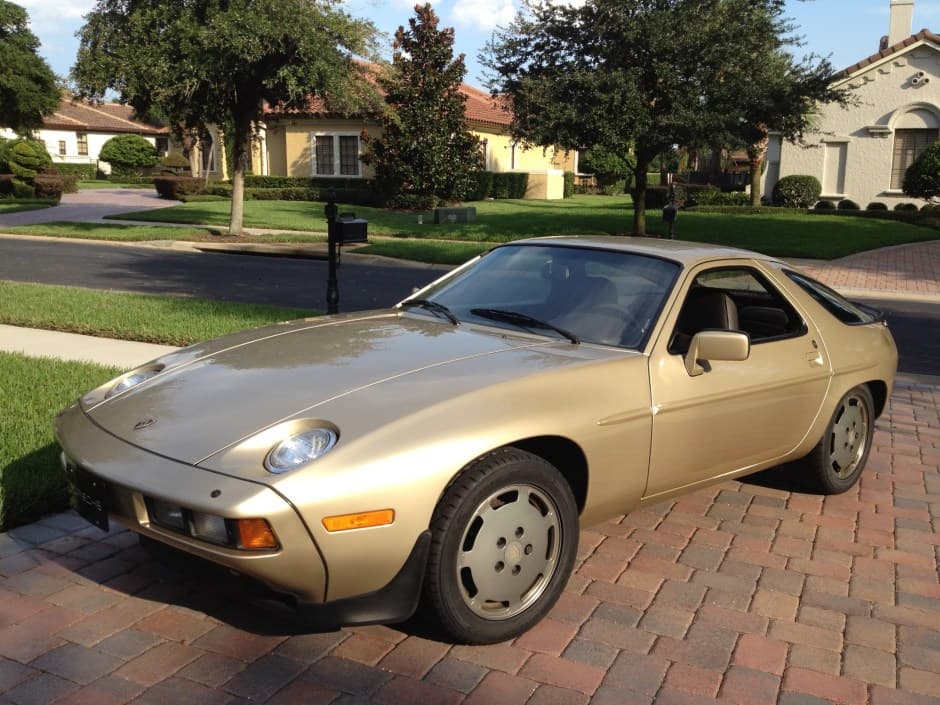 1983 Porsche 928 sold for $23,700
