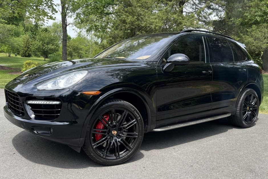 2014 Porsche 958 Cayenne (2011-2018) sold for $38,500