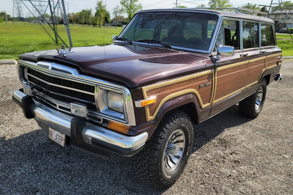 1988 Jeep SJ Grand Wagoneer sold for $27,750