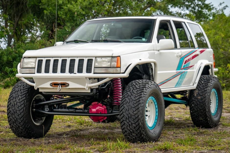 1997 Jeep ZJ Grand Cherokee sold for $7,700