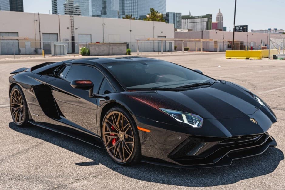 2018 Lamborghini Aventador sold for $526,000