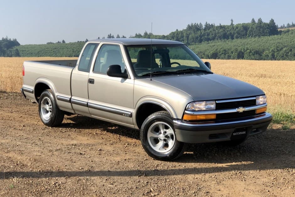 1998 Chevrolet S-10 (1994-2004) sold for $12,000
