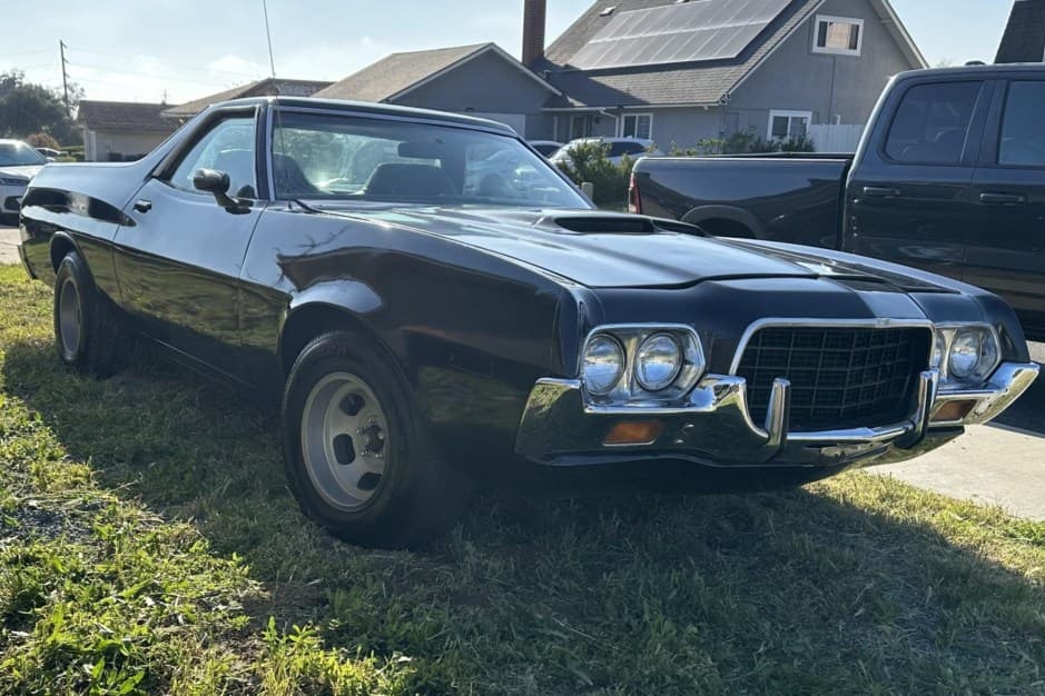 1972 Ford Ranchero sold for $8,600