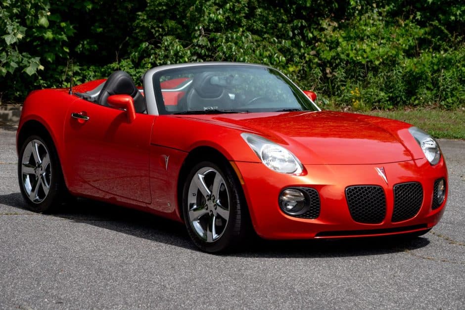 2008 Pontiac Solstice sold for $37,750