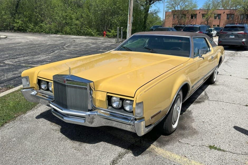 1972 Lincoln Continental Mark IV (1972-1976) sold for $5,500