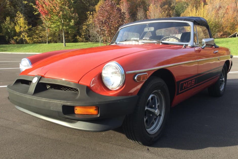 1975 MG MGB sold for $6,300
