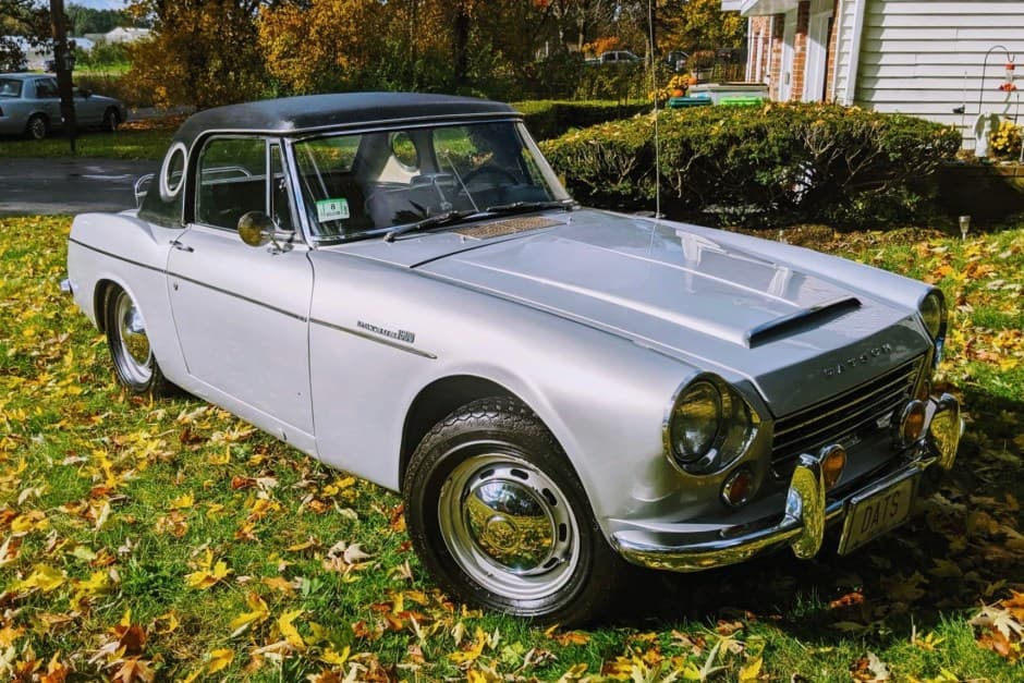 1966 Datsun Roadster sold for $15,100