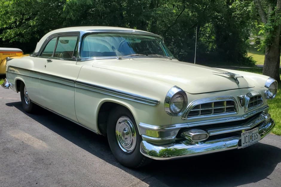1955 Chrysler New Yorker sold for $17,000