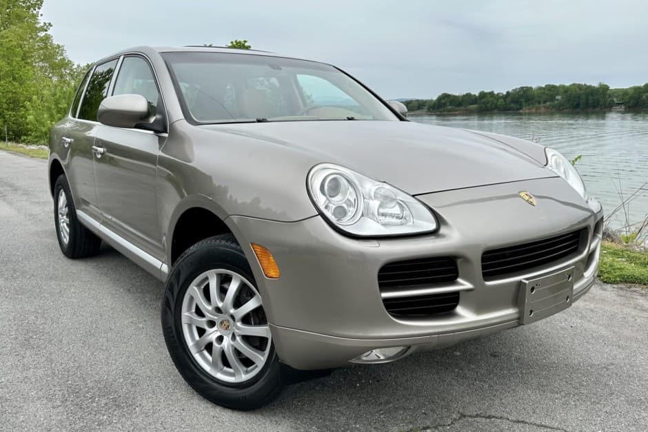 2006 Porsche 955/957 Cayenne (2003-2010) sold for $13,250