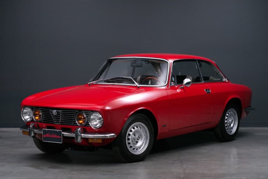 1973 Alfa Romeo 105/115 Series Coupe sold for $38,000