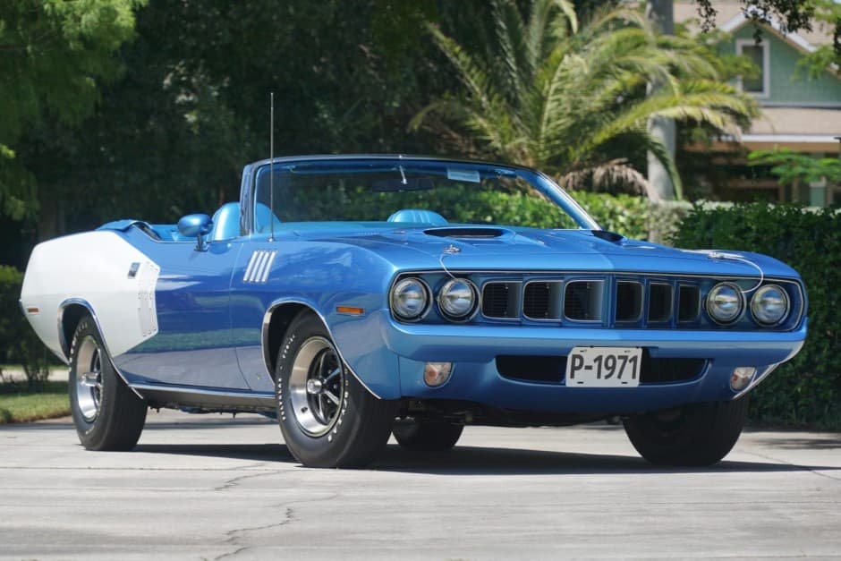1971 Plymouth Barracuda sold for $156,000