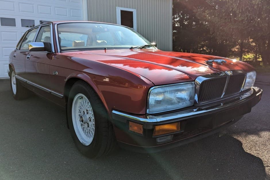 1994 Jaguar XJ40 XJ (1988-1994) sold for $8,888