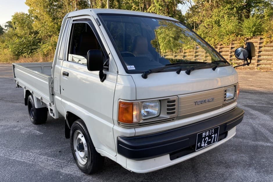 1996 Toyota LiteAce & TownAce sold for $10,500