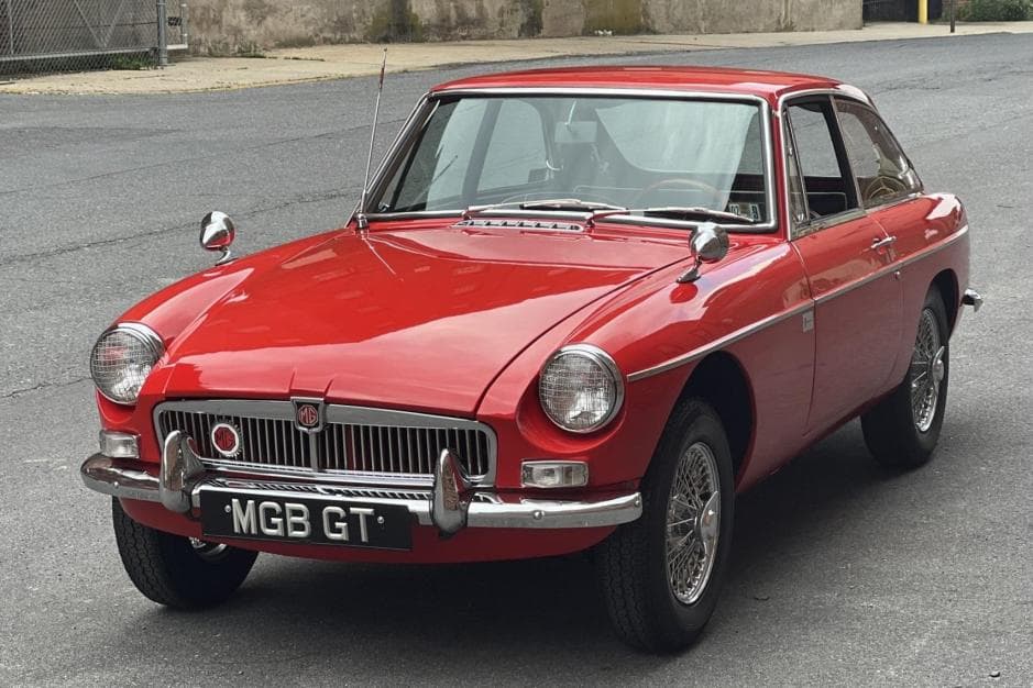 1967 MG MGB sold for $10,850