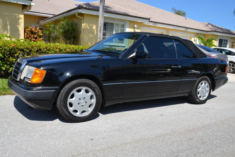 1993 Mercedes-Benz W124 E-Class sold for $8,988