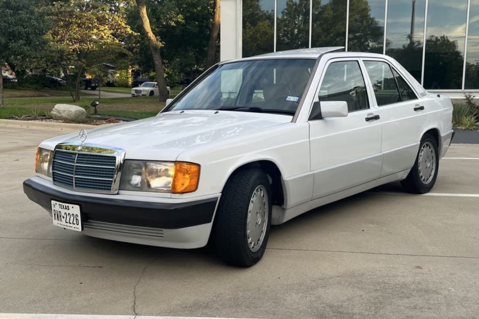 1992 Mercedes-Benz W201 190 sold for $10,750