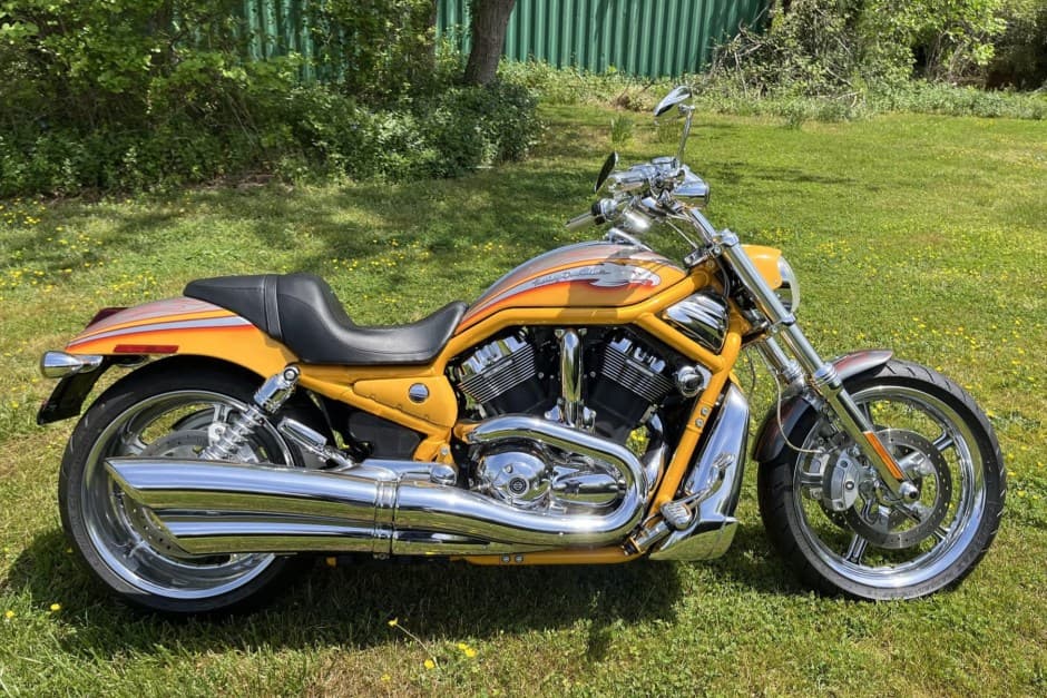 2006 Harley-Davidson V-Rod sold for $11,100