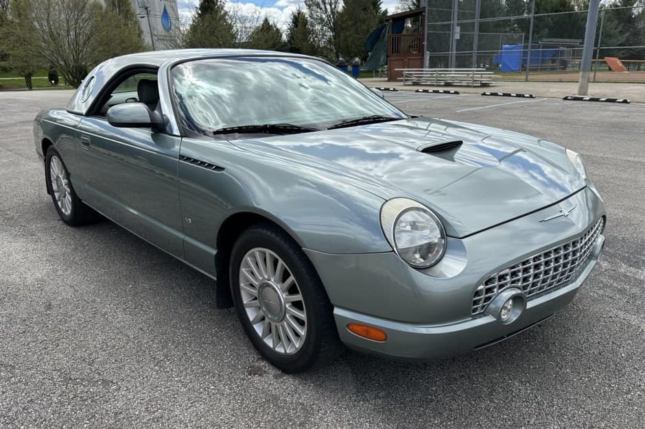 2004 Ford Thunderbird (2002-2005) sold for $15,250