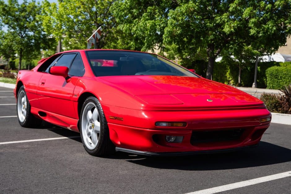 1994 Lotus Esprit sold for $30,000
