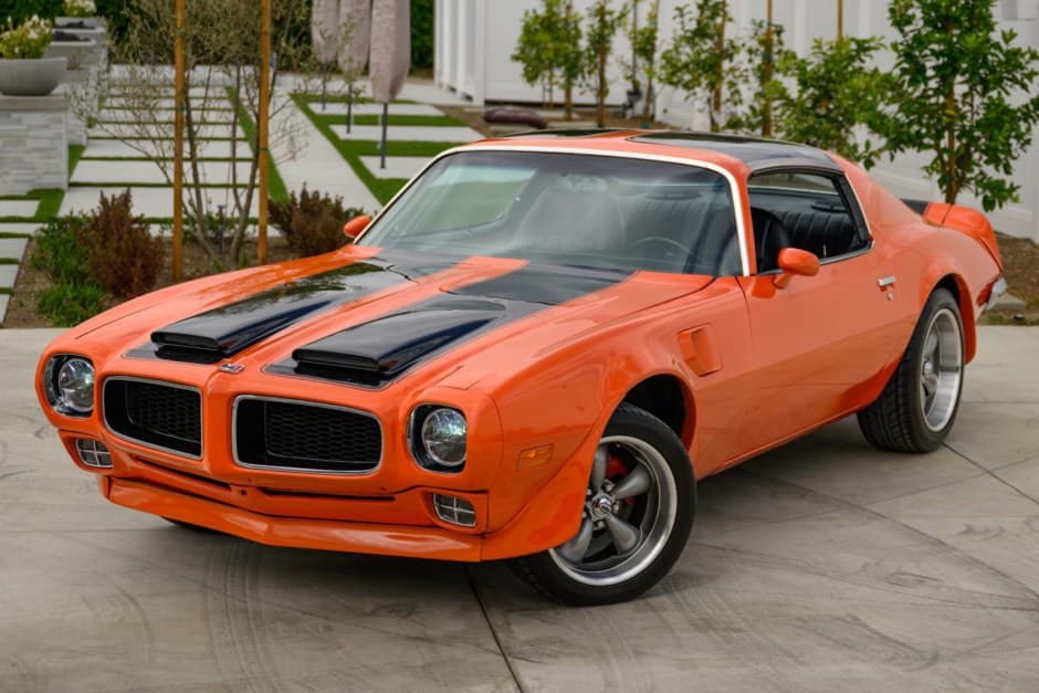 1971 Pontiac Firebird (1970-1981) sold for $33,000