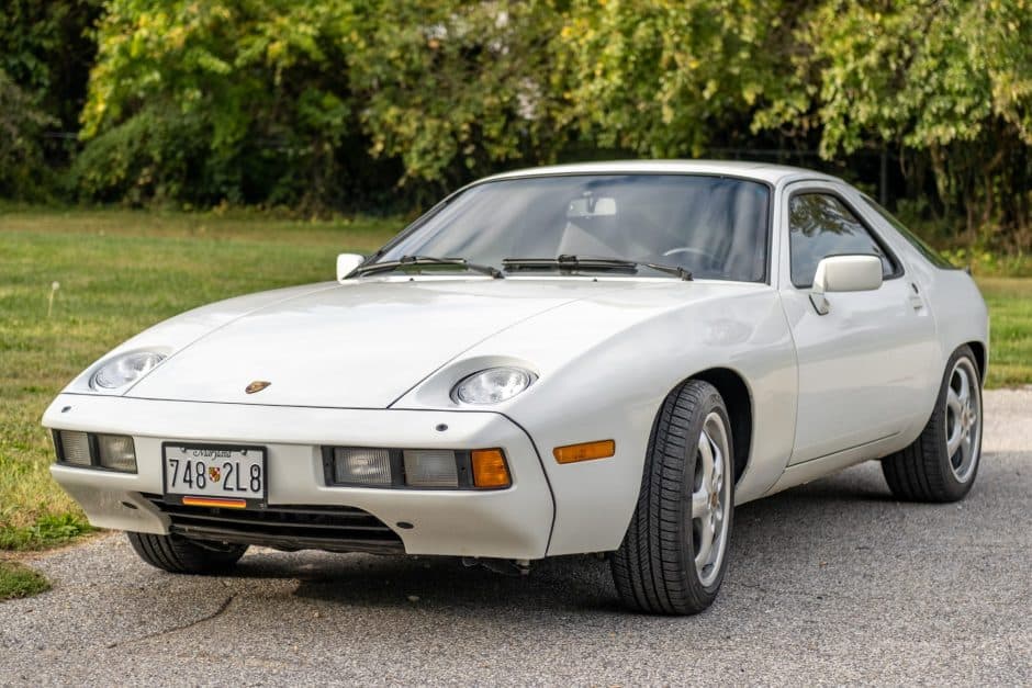 1982 Porsche 928 sold for $36,009