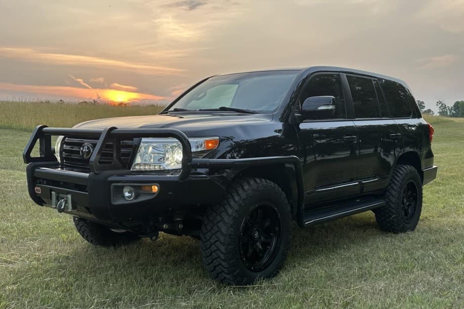 2015 Toyota Land Cruiser 200-Series sold for $49,000