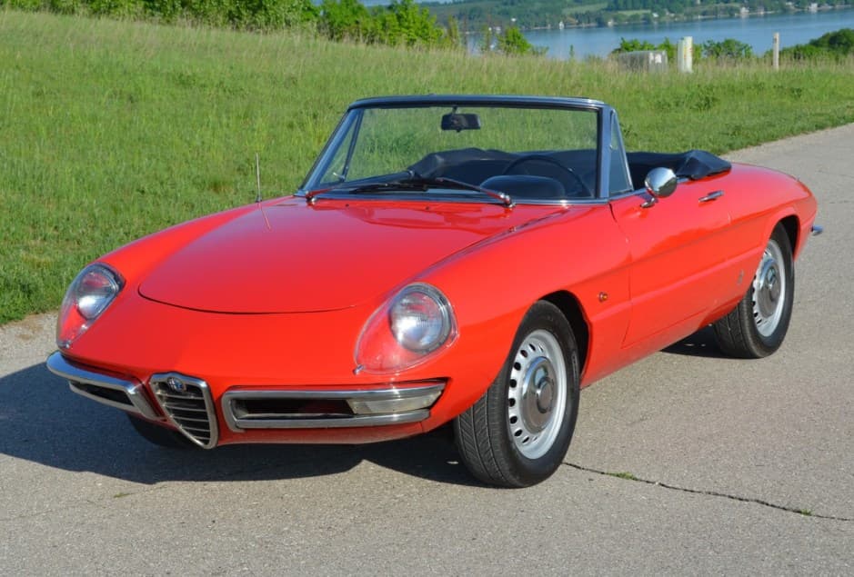 1967 Alfa Romeo 105/115 Spider Series 1 sold for $42,000