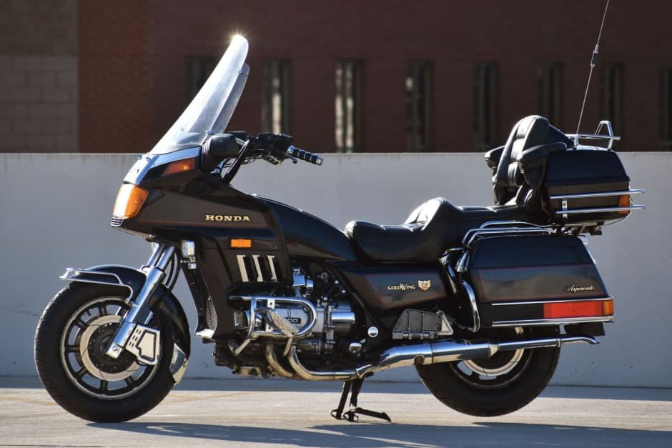 1984 Honda Gold Wing sold for $2,988